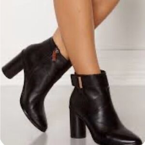 Ted Baker Matyna Leather Ankle Boots - Size 8.5